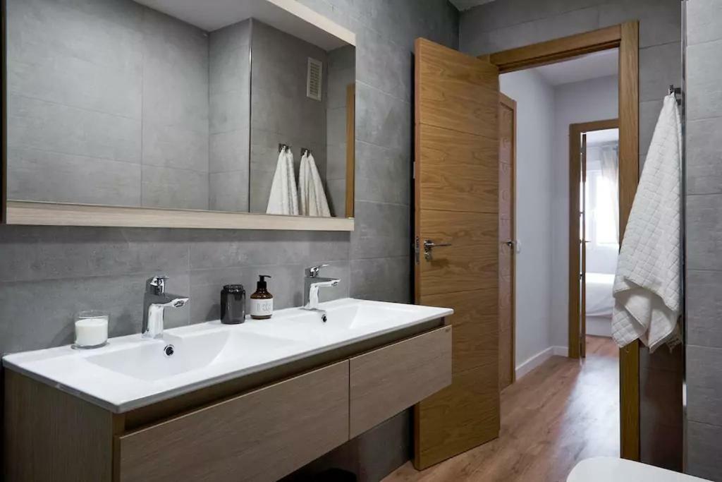Luxury Apartment Merced By Nagoa Homes マラガ エクステリア 写真